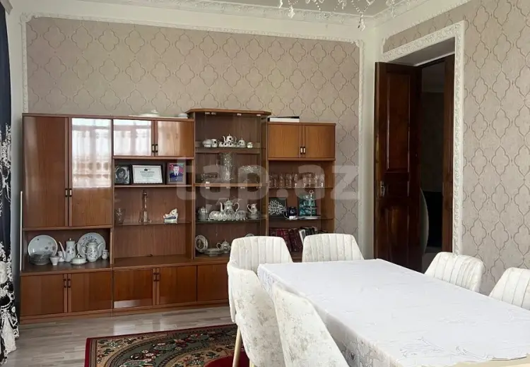10 otaqlı mənzil , Quba