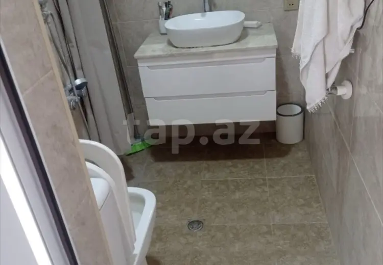 3 otaqlı mənzil , Bakı