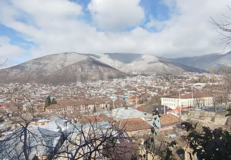 5 otaqlı mənzil , Şəki