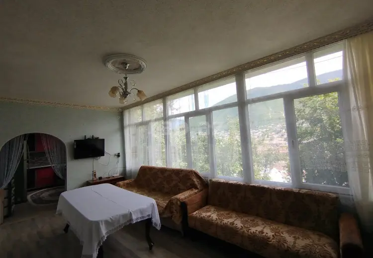 5 otaqlı mənzil , Şəki