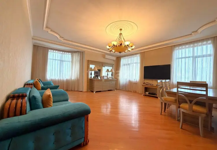 4 otaqlı mənzil , Bakı
