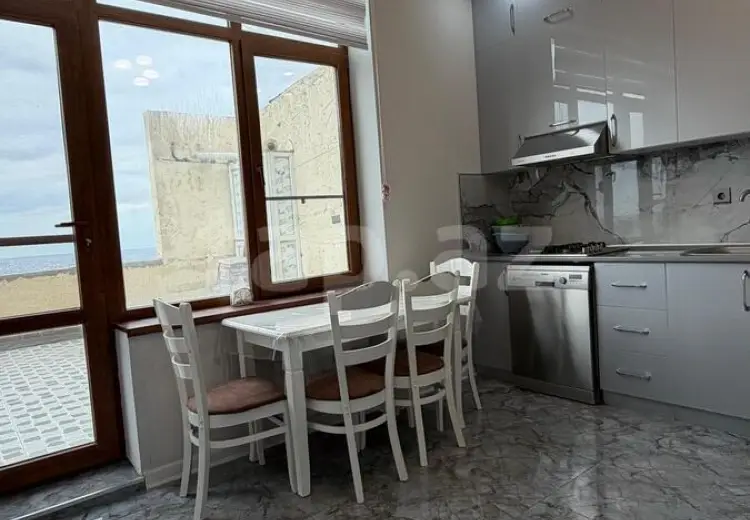 3 otaqlı mənzil , Bakı