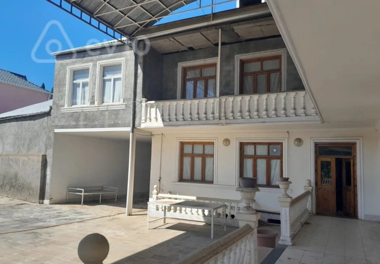10 otaqlı mənzil Satılır, Gəncə