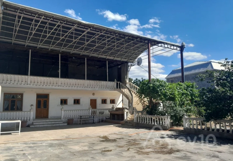 10 otaqlı mənzil Satılır, Gəncə