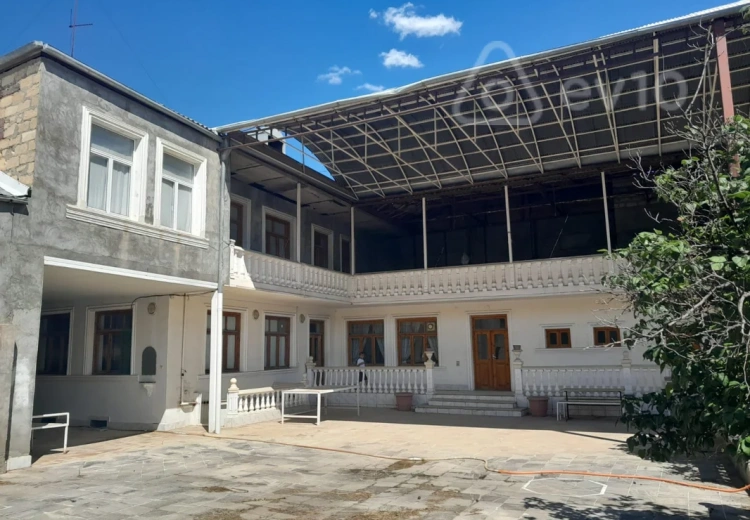 10 otaqlı mənzil Satılır, Gəncə