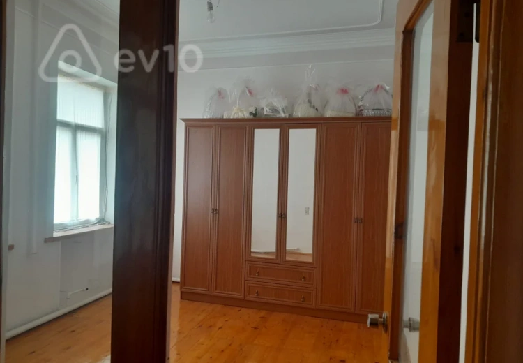 10 otaqlı mənzil Satılır, Gəncə