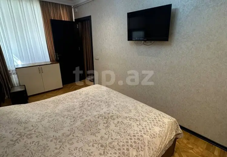 4 otaqlı mənzil , Bakı