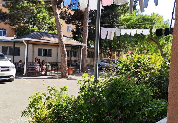 3 otaqlı mənzil , Bakı