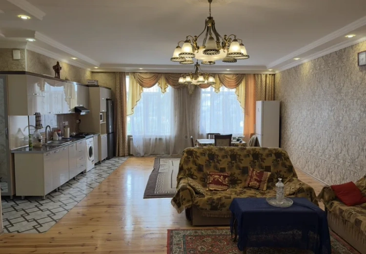 7 otaqlı mənzil Satılır, Gəncə