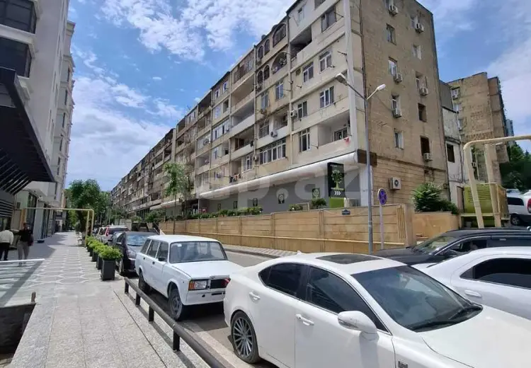 4 otaqlı mənzil , Bakı