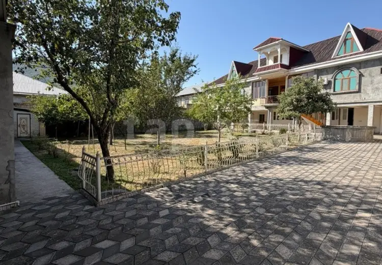 8 otaqlı mənzil , Şəki