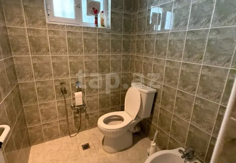 8 otaqlı mənzil , Şəki