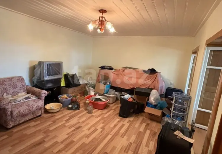 8 otaqlı mənzil , Şəki