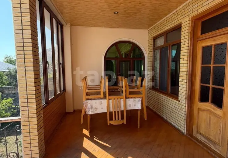 8 otaqlı mənzil , Şəki