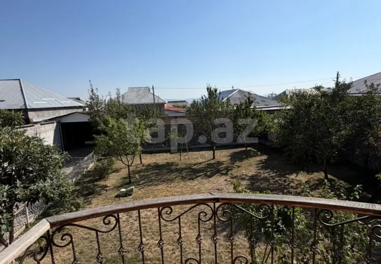 8 otaqlı mənzil , Şəki