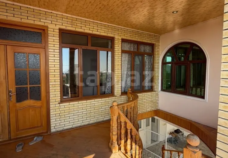 8 otaqlı mənzil , Şəki