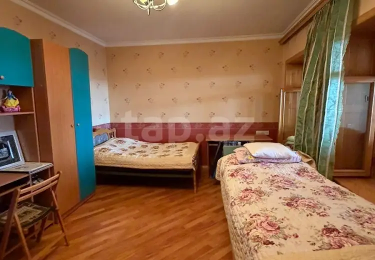 8 otaqlı mənzil , Şəki