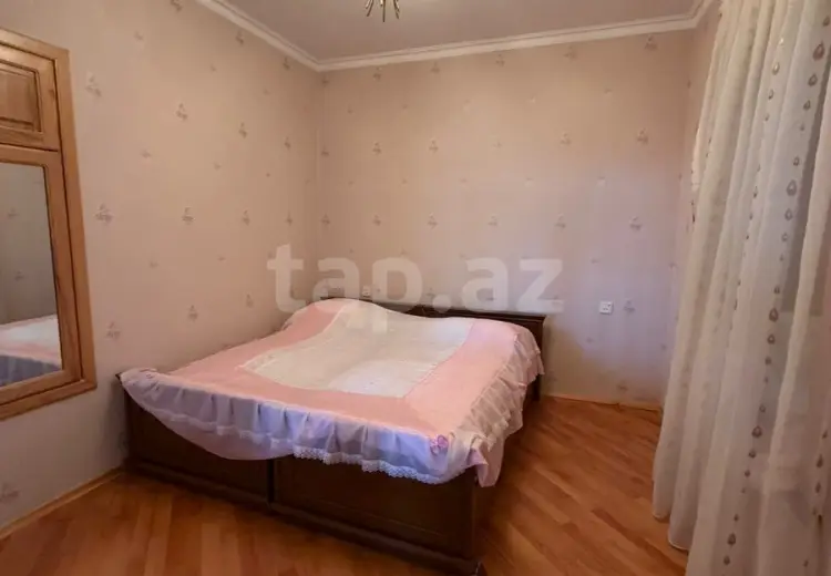 8 otaqlı mənzil , Şəki