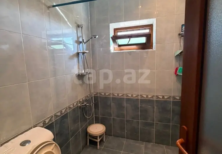 8 otaqlı mənzil , Şəki