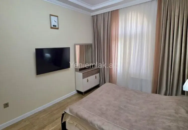 435 000 AZN - 10 otaqlı mənzil Satılır, Novxanı, Abşeron