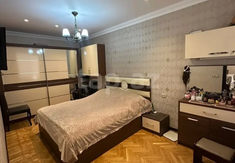 4 otaqlı mənzil , Bakı