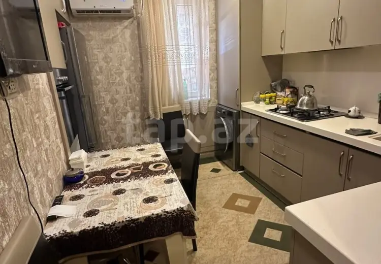 4 otaqlı mənzil , Bakı