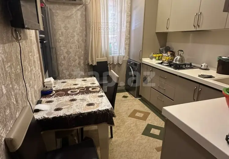4 otaqlı mənzil , Bakı