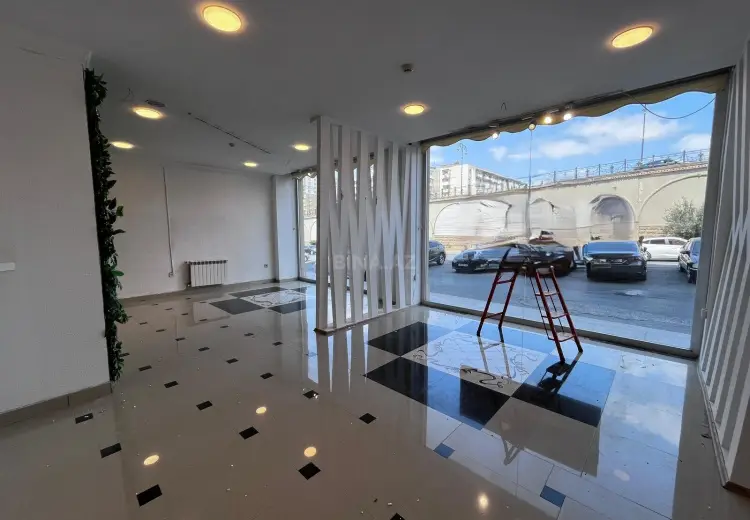 1800 m² Obyekt / Ofis Kirayə (aylıq), Laçın