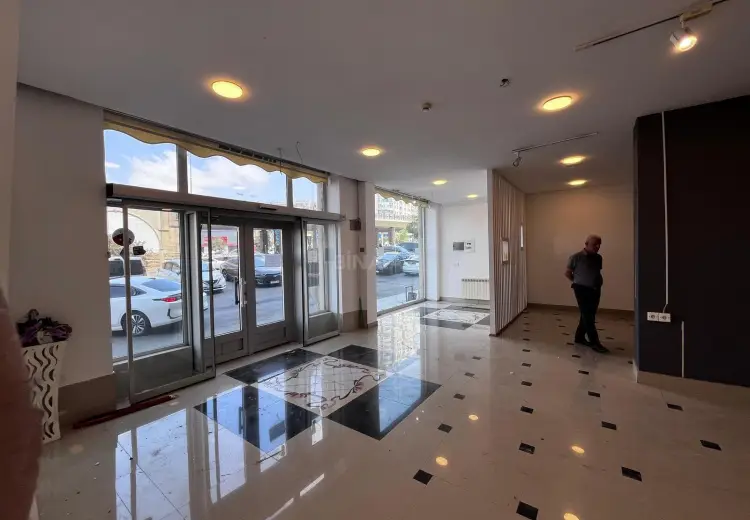 1800 m² Obyekt / Ofis Kirayə (aylıq), Laçın