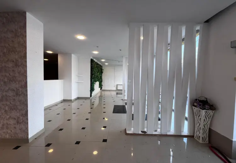 1800 m² Obyekt / Ofis Kirayə (aylıq), Laçın