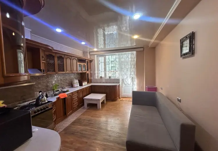 4 otaqlı mənzil , Nəsimi, Bakı