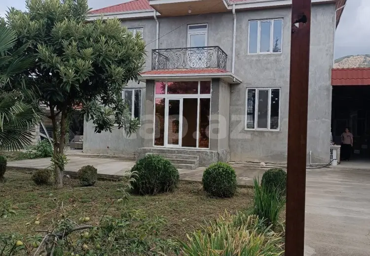 6 otaqlı mənzil , Şəki