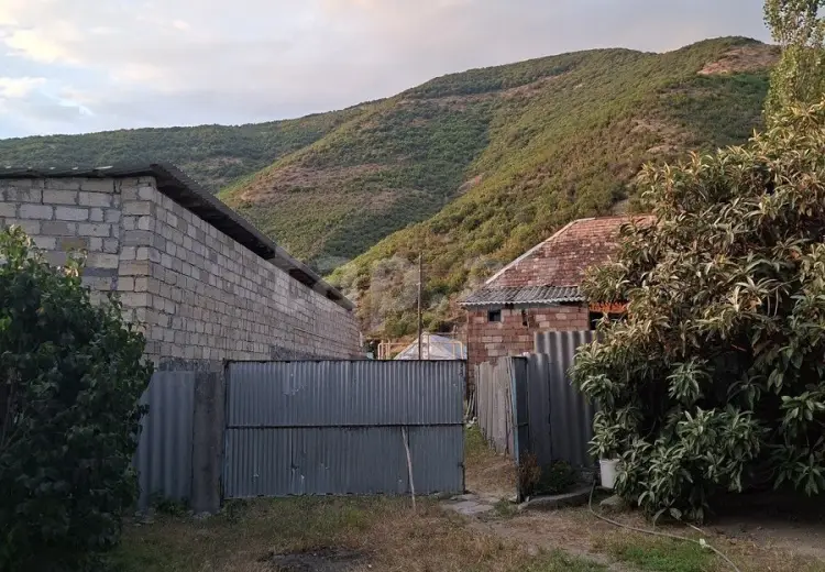 3 otaqlı mənzil , Şəki