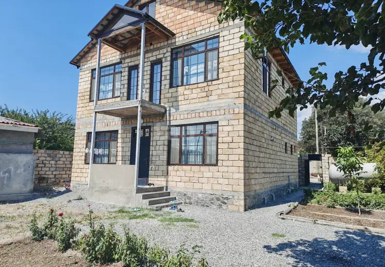 6 otaqlı mənzil , Şəki
