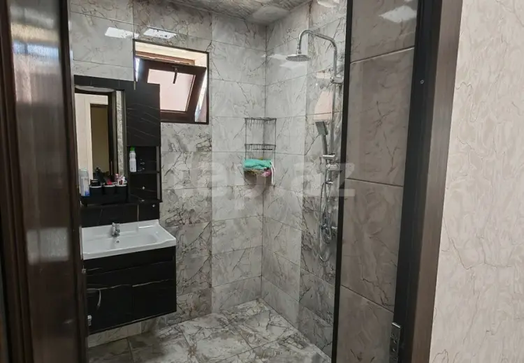 6 otaqlı mənzil , Şəki
