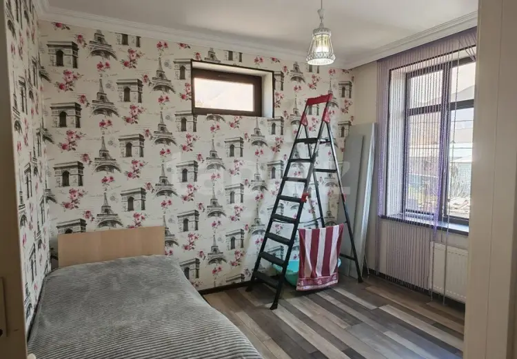 6 otaqlı mənzil , Şəki