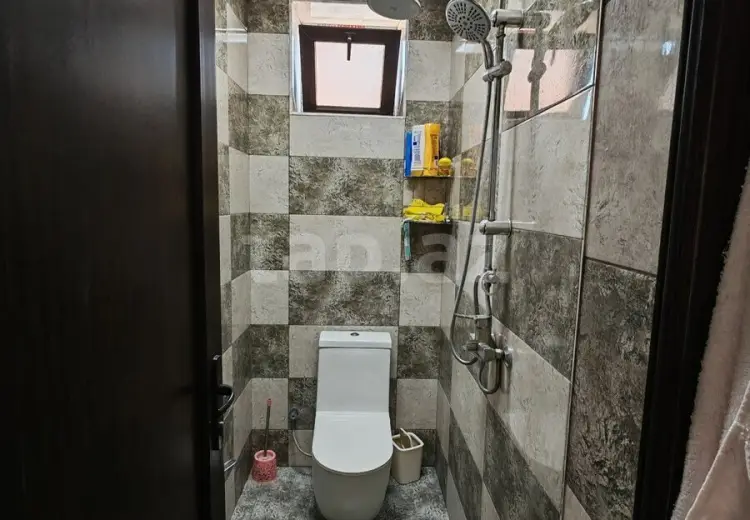 6 otaqlı mənzil , Şəki