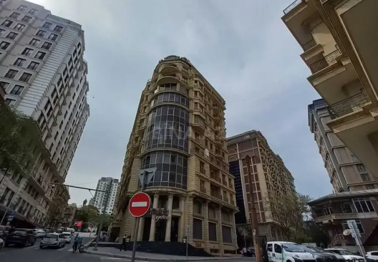 390 m² Obyekt / Ofis Kirayə (aylıq), Nərimanov, Bakı