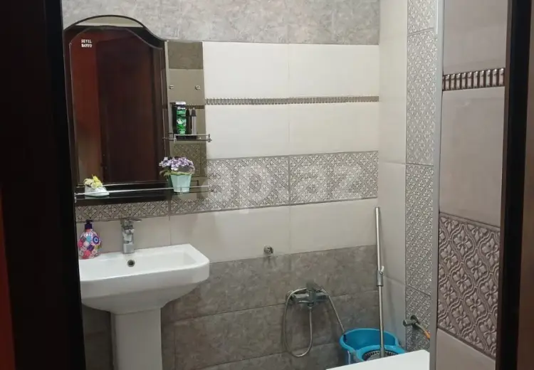 6 otaqlı mənzil , Bakı