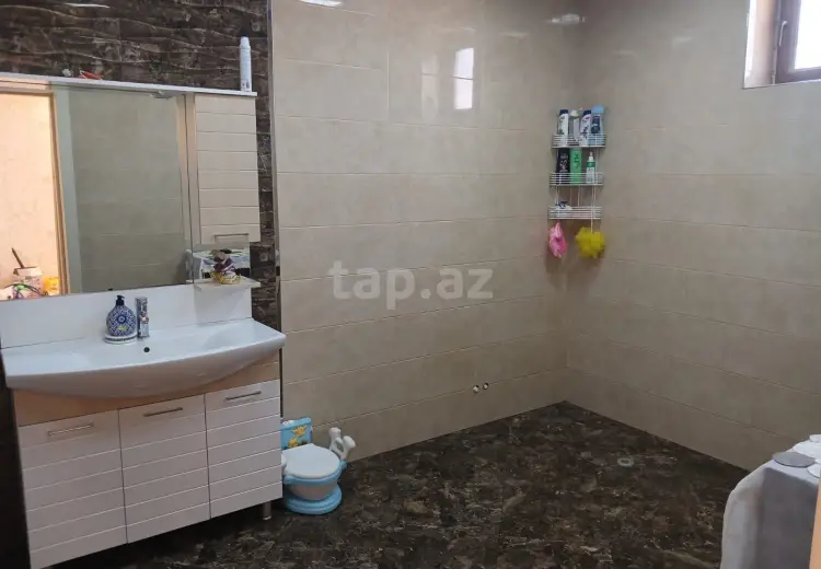 6 otaqlı mənzil , Bakı