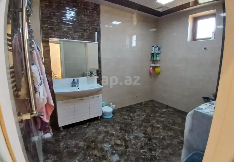 6 otaqlı mənzil , Bakı
