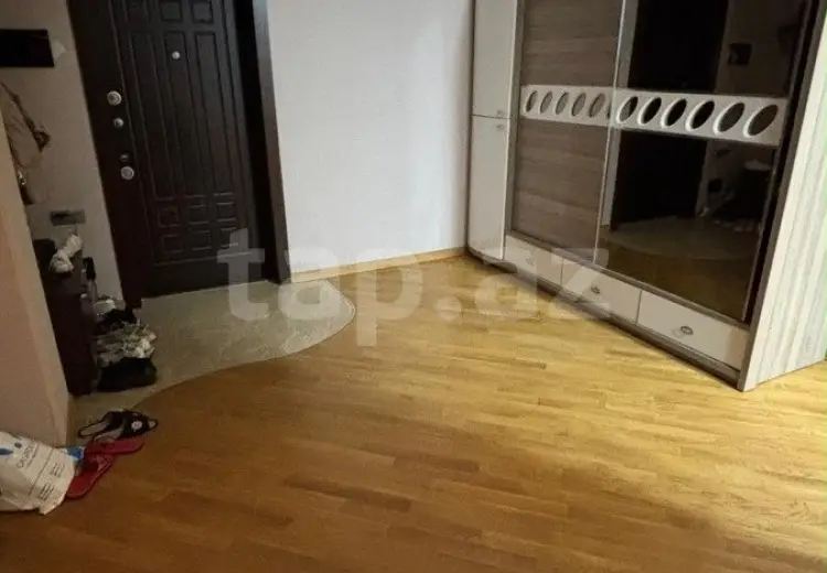 200 AZN - 3 otaqlı mənzil Kirayə (aylıq), Bakı
