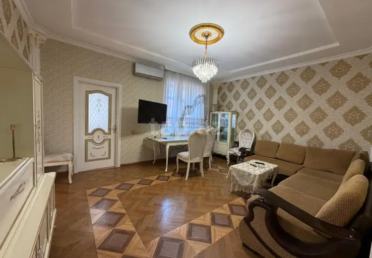 700 AZN - 3 otaqlı mənzil Kirayə (aylıq), Bakı