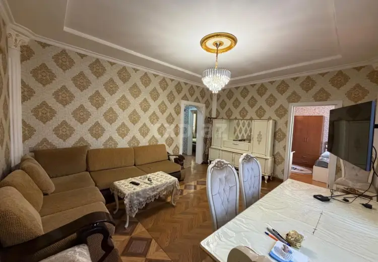 700 AZN - 3 otaqlı mənzil Kirayə (aylıq), Bakı