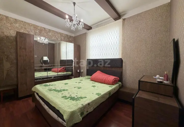 700 AZN - 3 otaqlı mənzil Kirayə (aylıq), Bakı