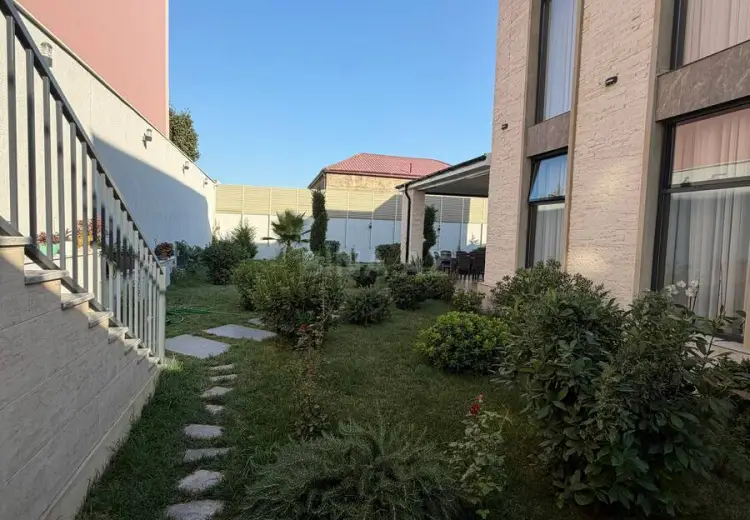 8 otaqlı mənzil Satılır, Badamdar qəs., Səbail, Bakı