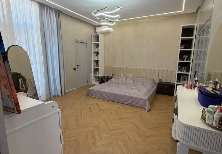 8 otaqlı mənzil Satılır, Badamdar qəs., Səbail, Bakı