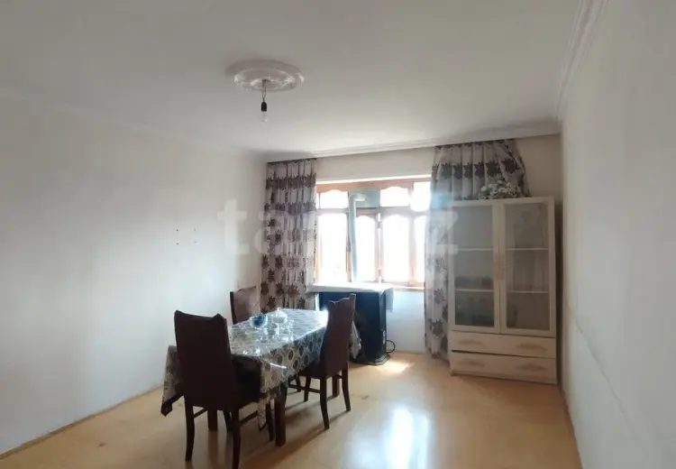 4 otaqlı mənzil , Şəki