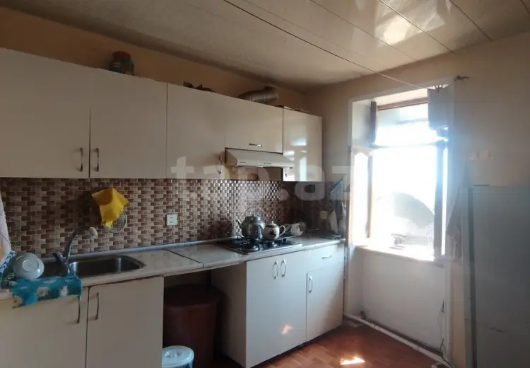 4 otaqlı mənzil , Şəki