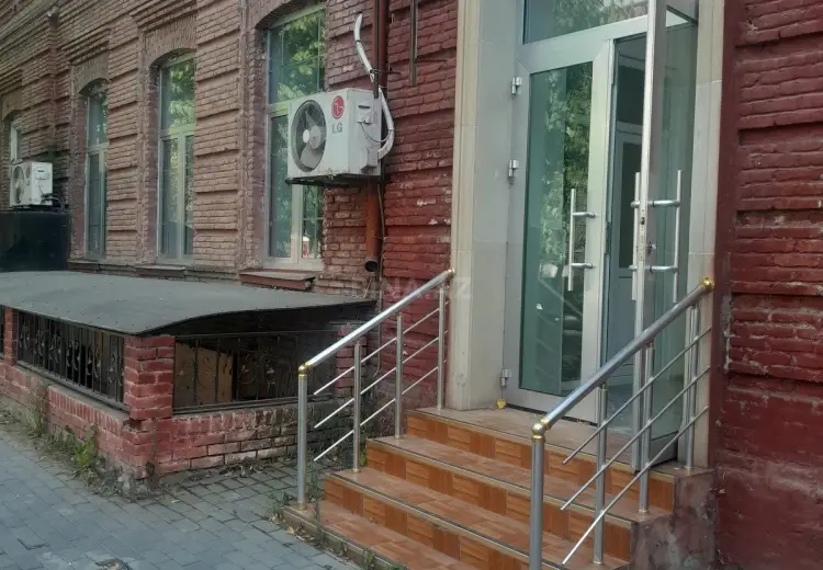 95 m² Obyekt / Ofis Kirayə (aylıq), Gəncə